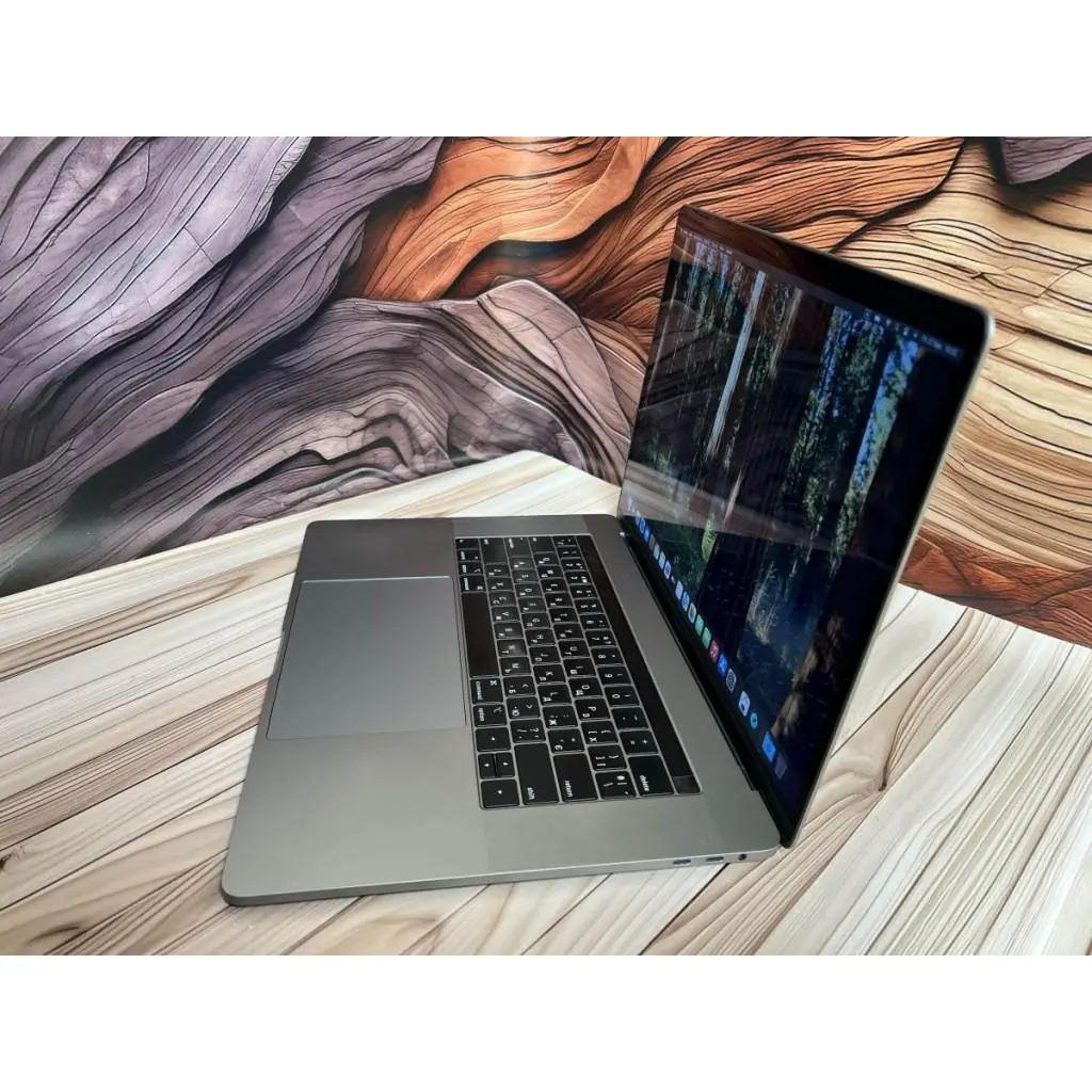 Ноутбук Apple MacBook Pro 15